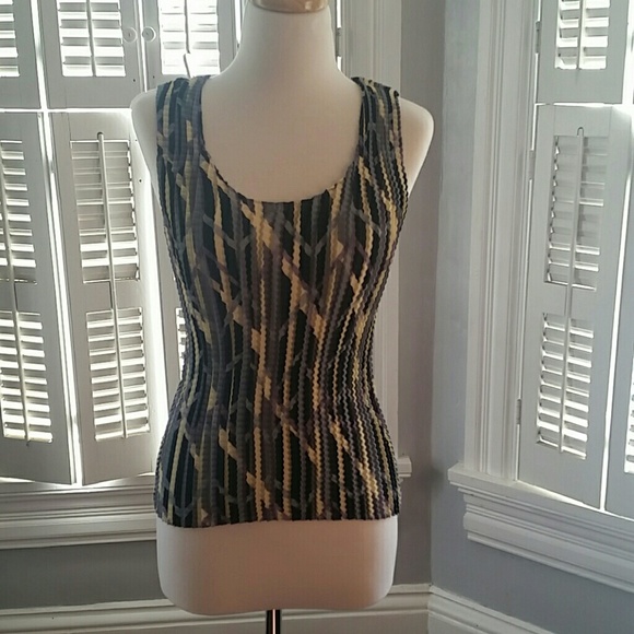 Shirt - Picture 4 of 5